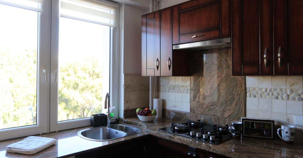 Apartament Mgm Karmelicka Varşovia Exterior foto