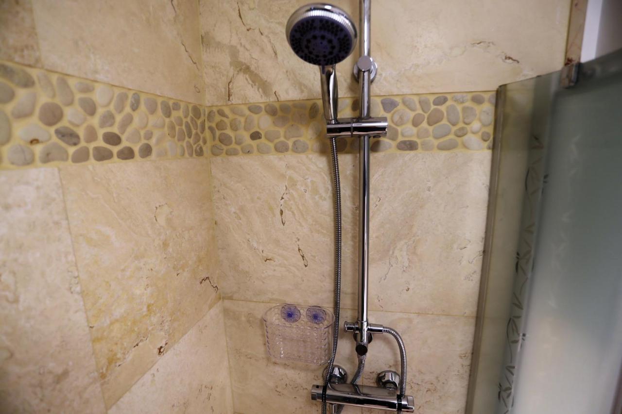 Apartament Mgm Karmelicka Varşovia Exterior foto