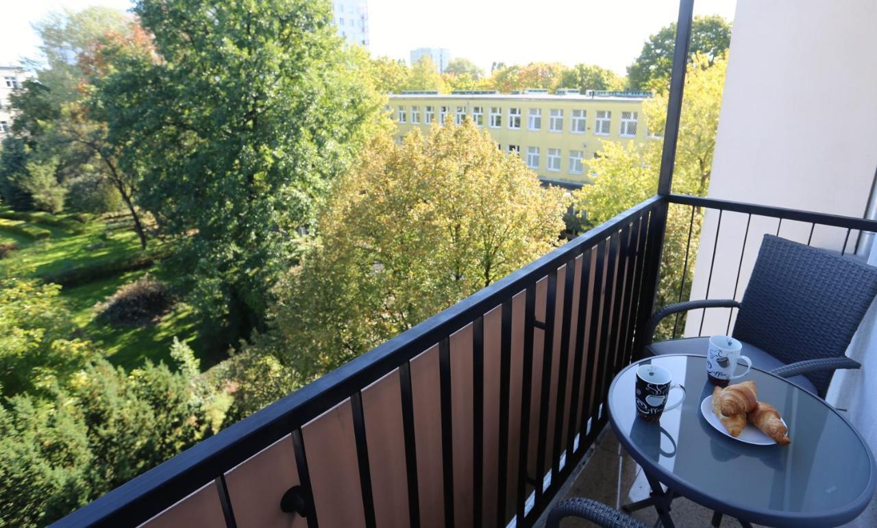 Apartament Mgm Karmelicka Varşovia Exterior foto