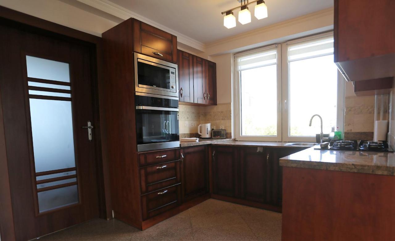 Apartament Mgm Karmelicka Varşovia Exterior foto