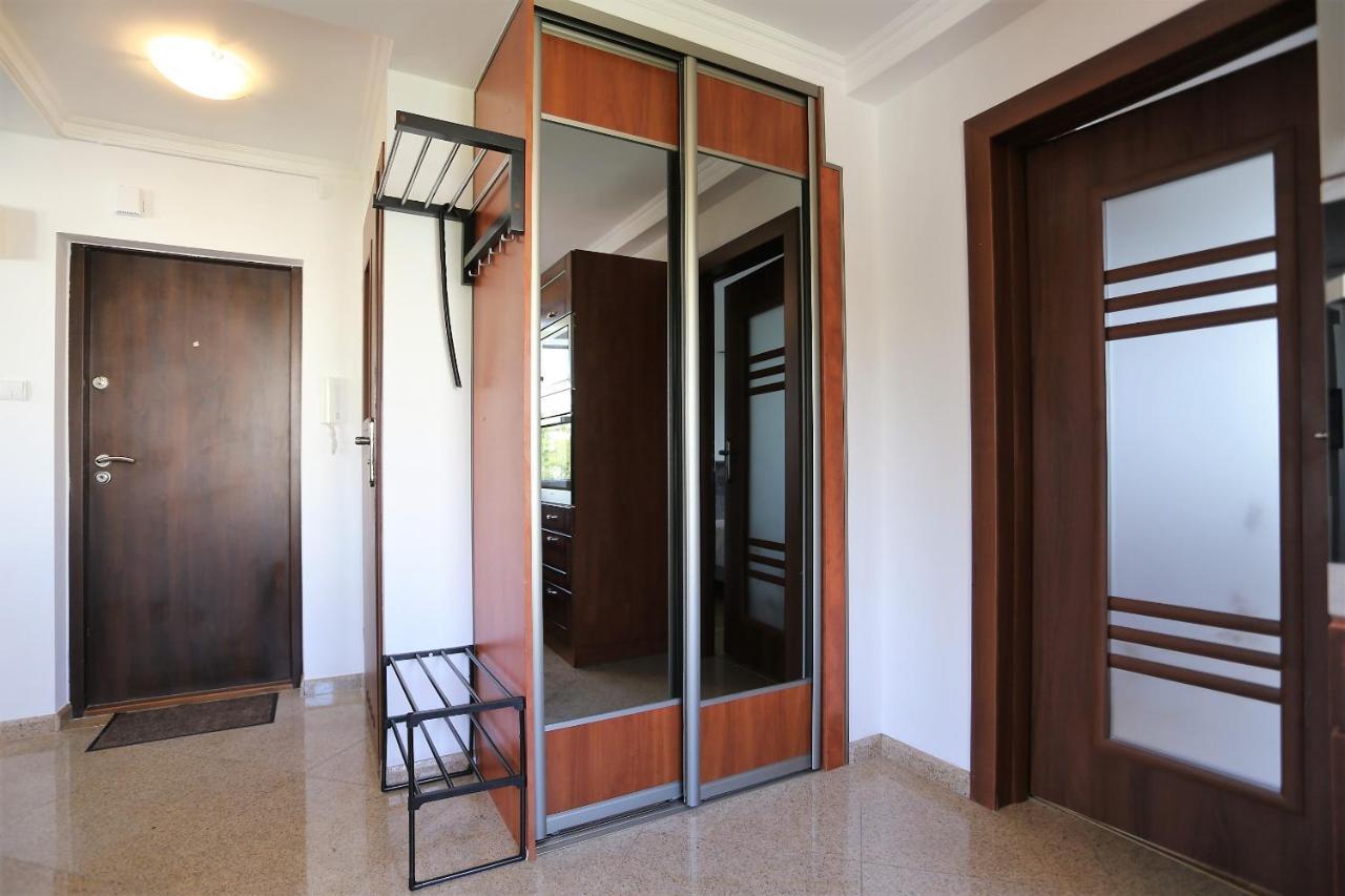 Apartament Mgm Karmelicka Varşovia Exterior foto