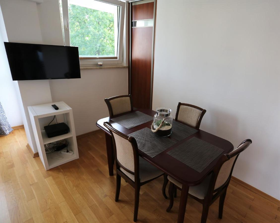 Apartament Mgm Karmelicka Varşovia Exterior foto