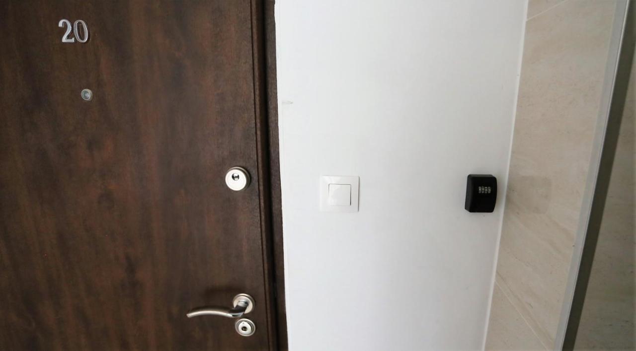Apartament Mgm Karmelicka Varşovia Exterior foto